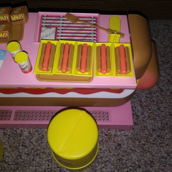 Vintage 1987 Barbie Doll Hot Dog Stand Play Set - Picture 3 of 5